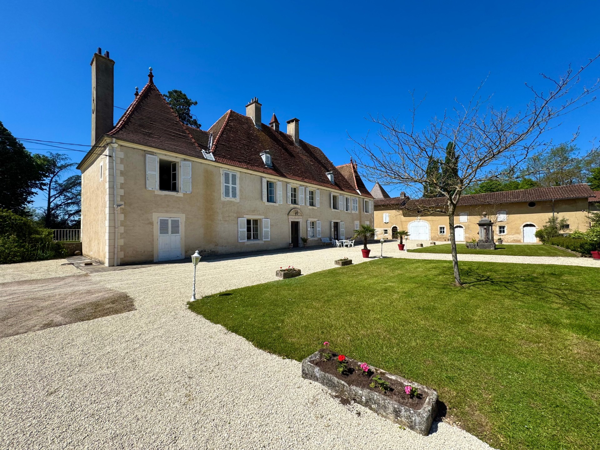 Photo 2 — NEYRAUD IMMOBILIER