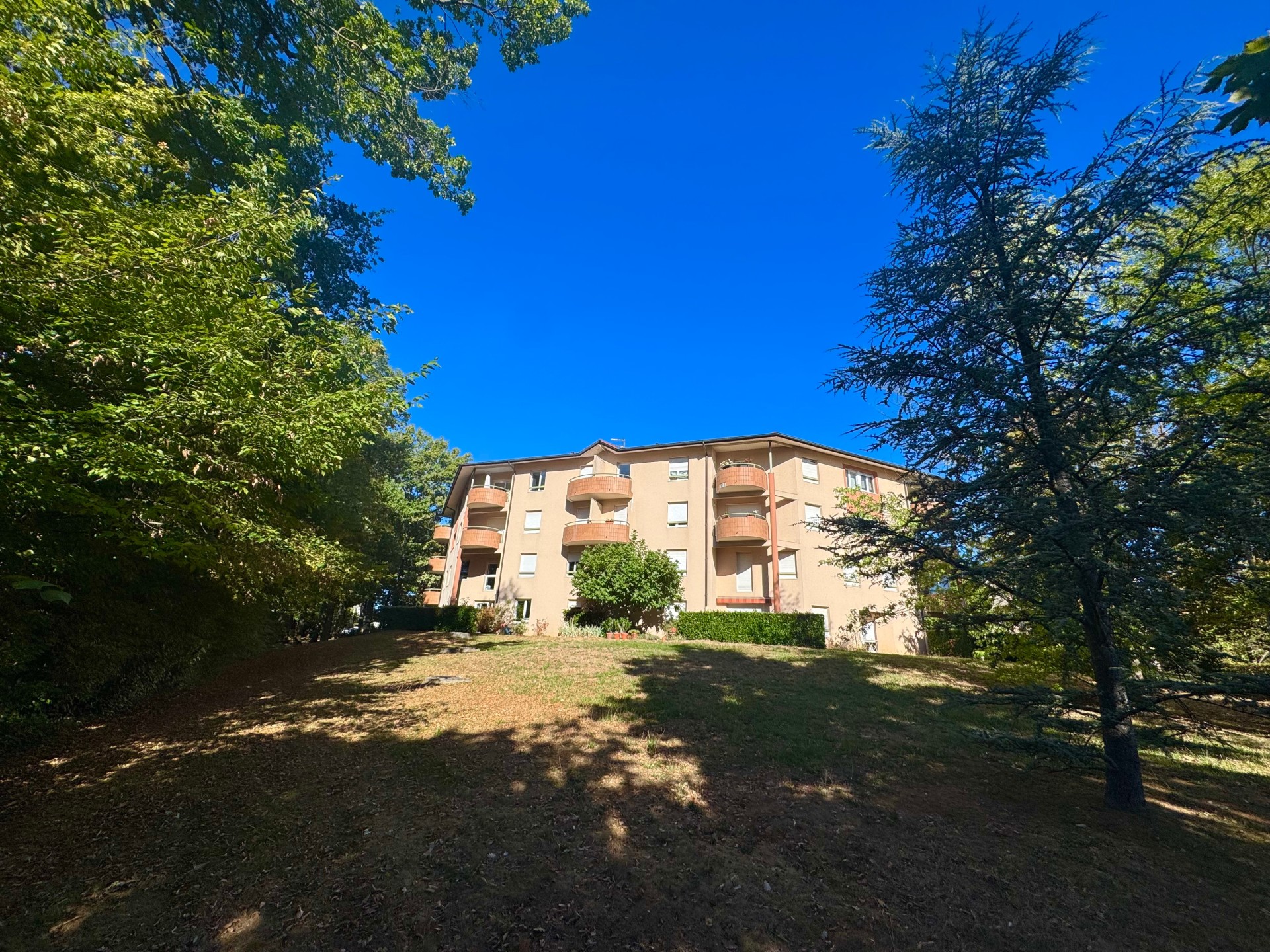 Photo 2 — NEYRAUD IMMOBILIER