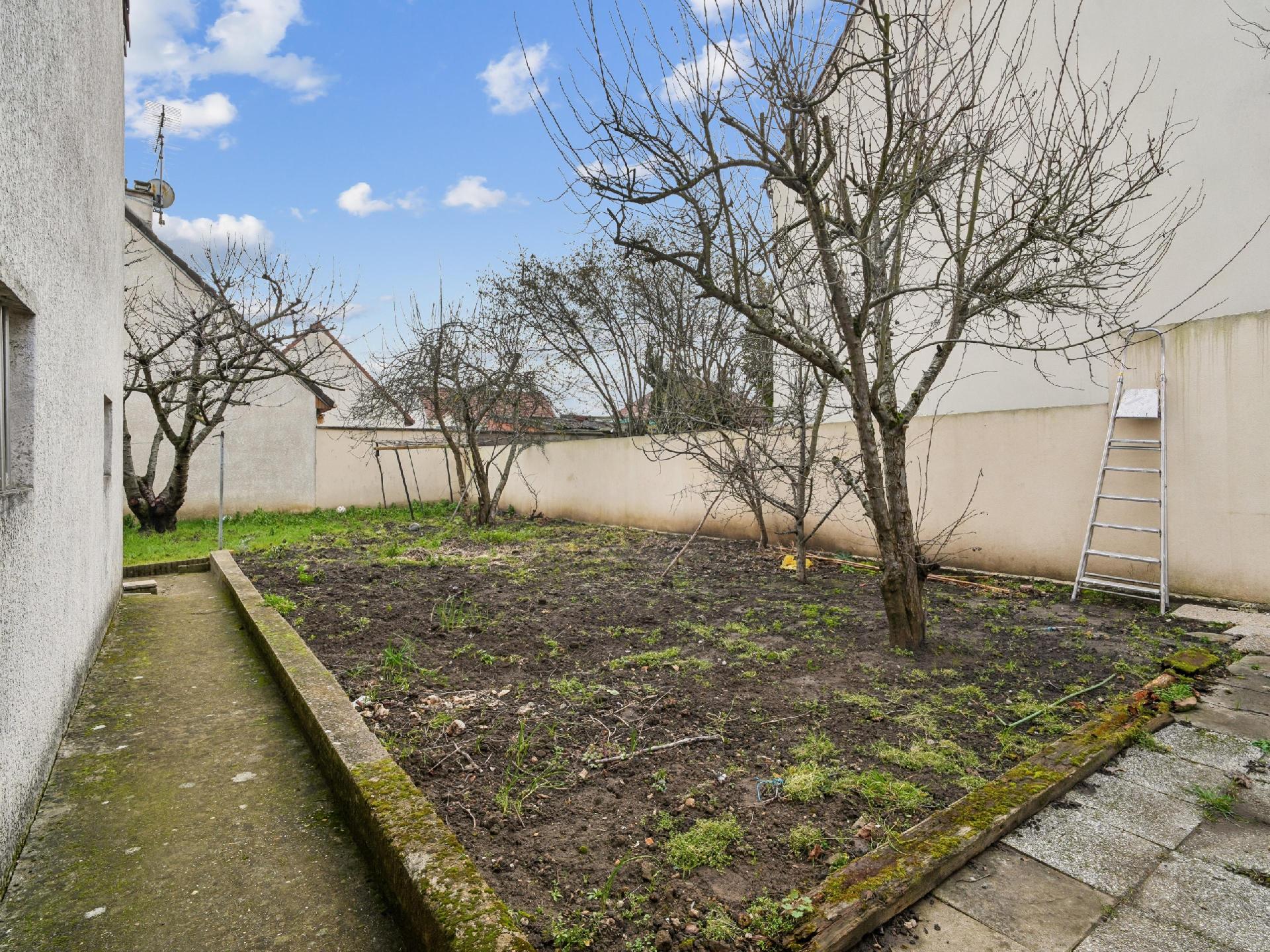 Photo 20 — LOUZI IMMOBILIER