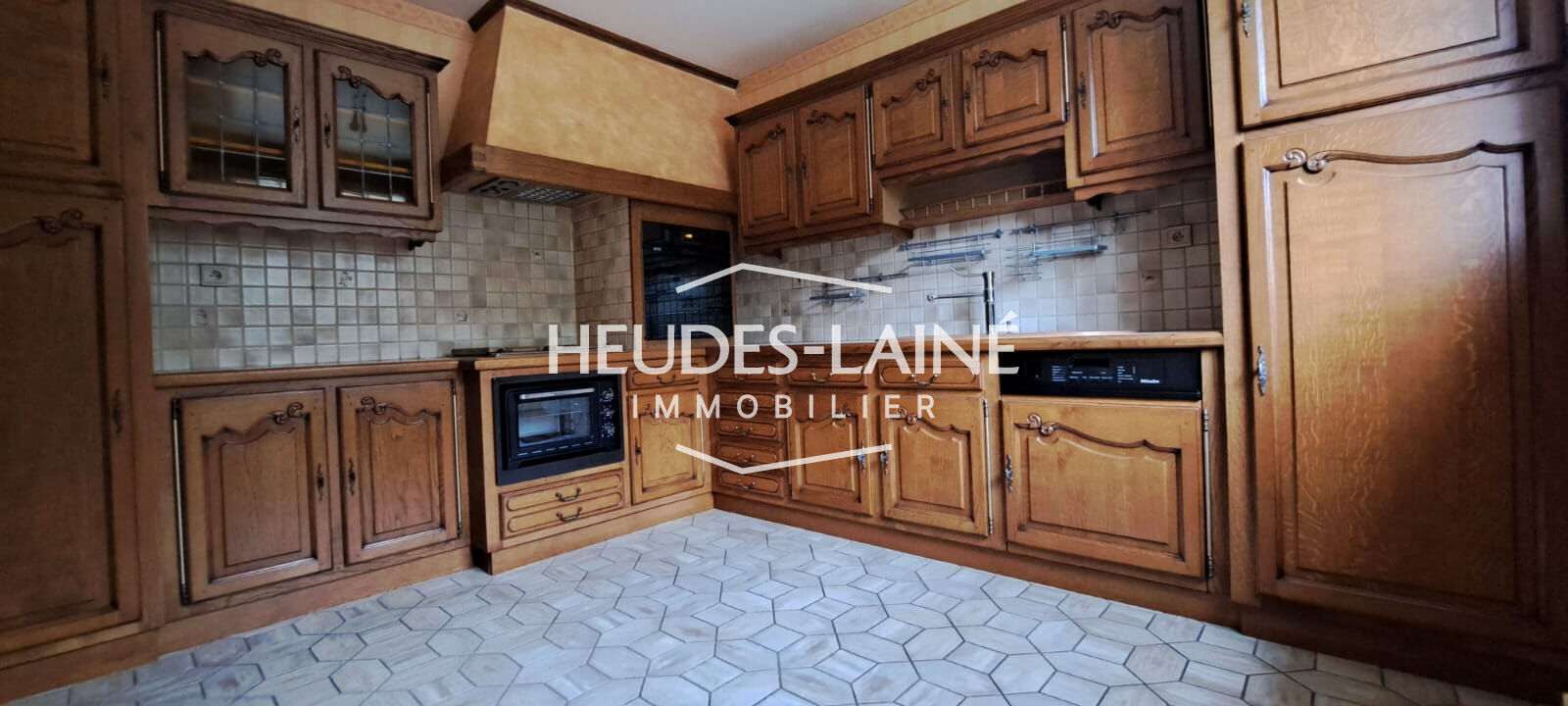 Photo 2 — HEUDES LAINE
