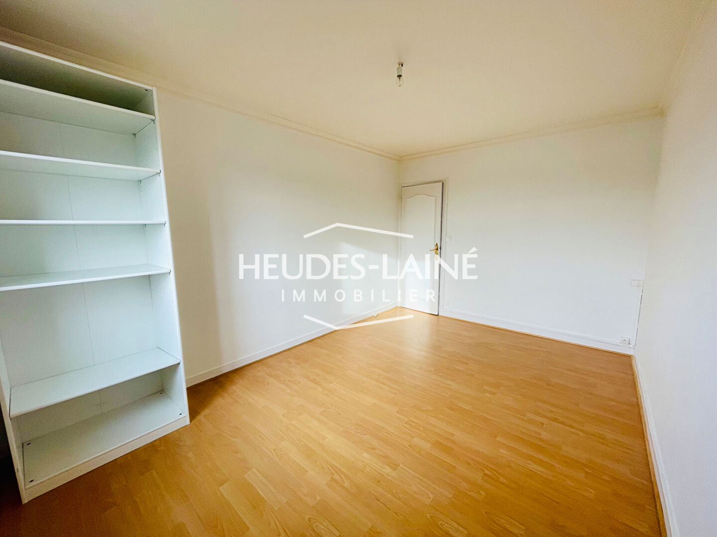 Photo 2 — HEUDES LAINE