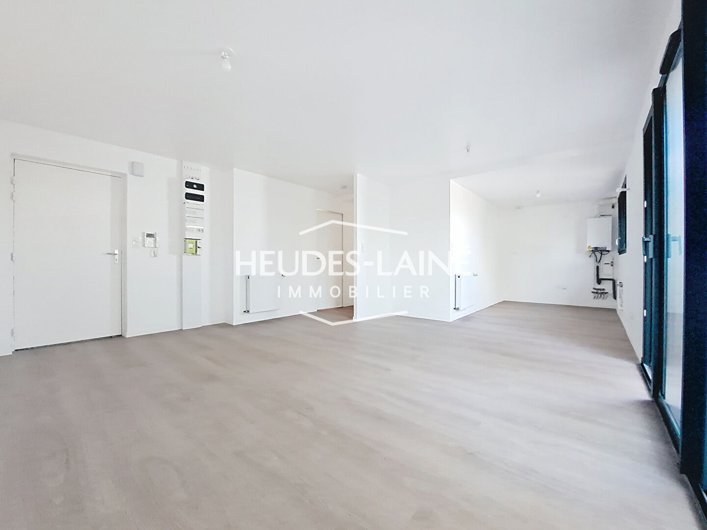 Photo 3 — HEUDES LAINE
