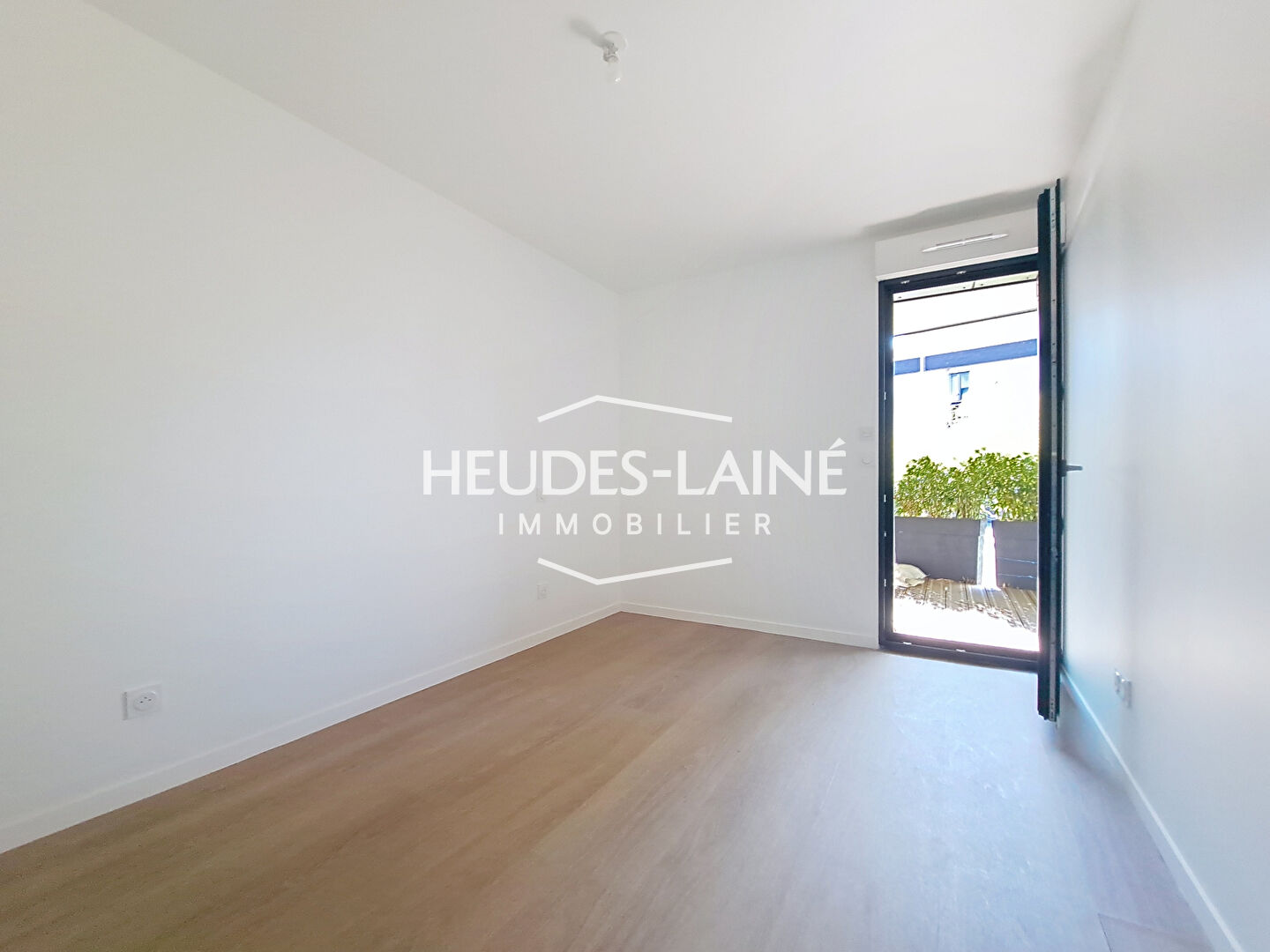 Photo 8 — HEUDES LAINE