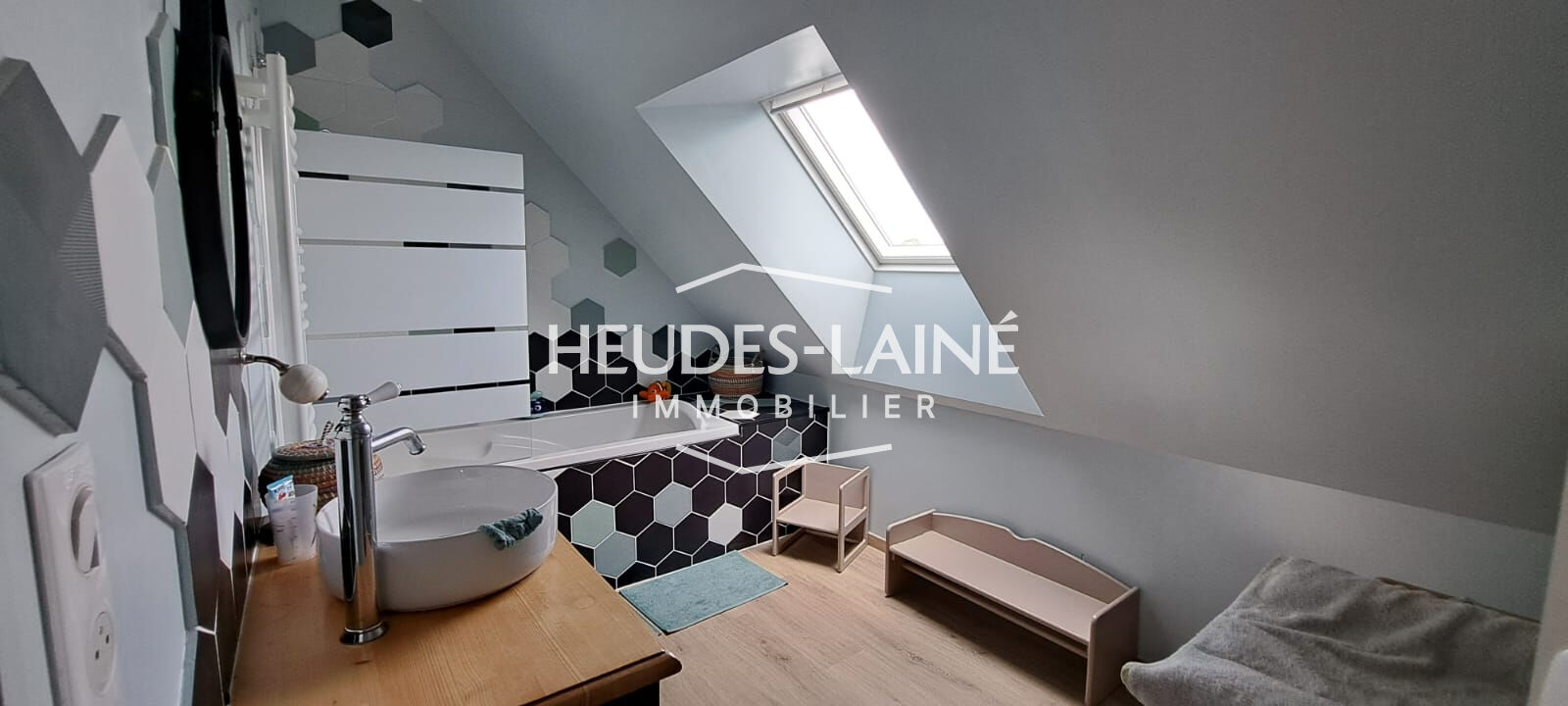 Photo 12 — HEUDES LAINE