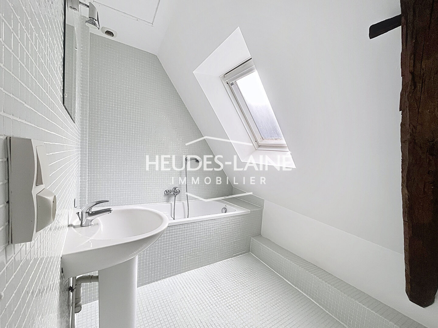 Photo 4 — HEUDES LAINE