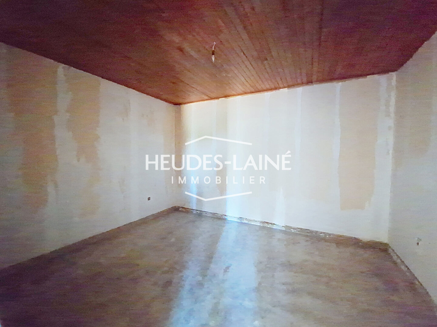 Photo 3 — HEUDES LAINE