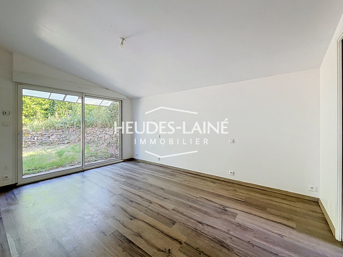 Photo 7 — HEUDES LAINE