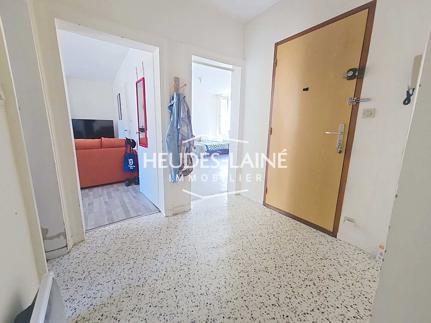 Photo 3 — HEUDES LAINE