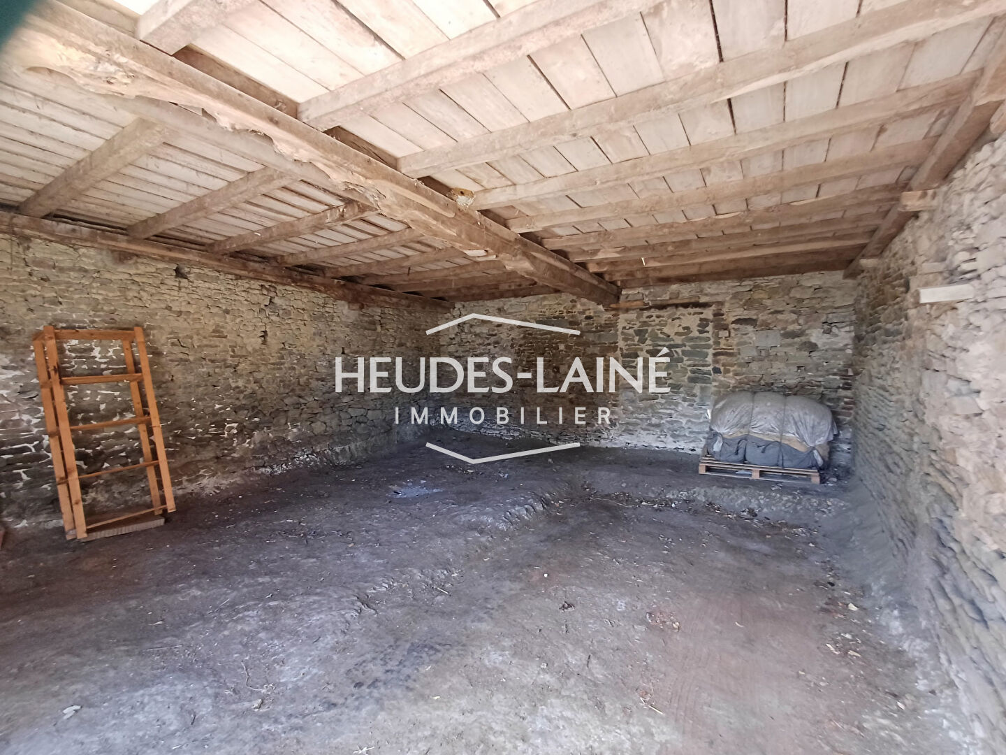 Photo 11 — HEUDES LAINE