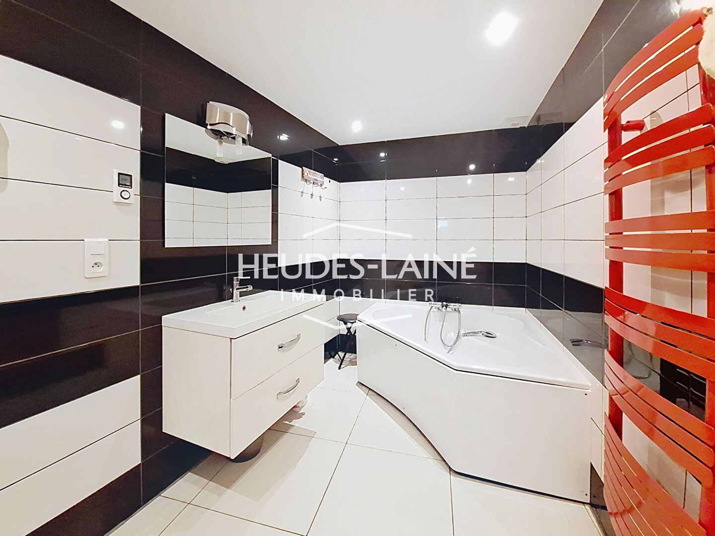 Photo 6 — HEUDES LAINE