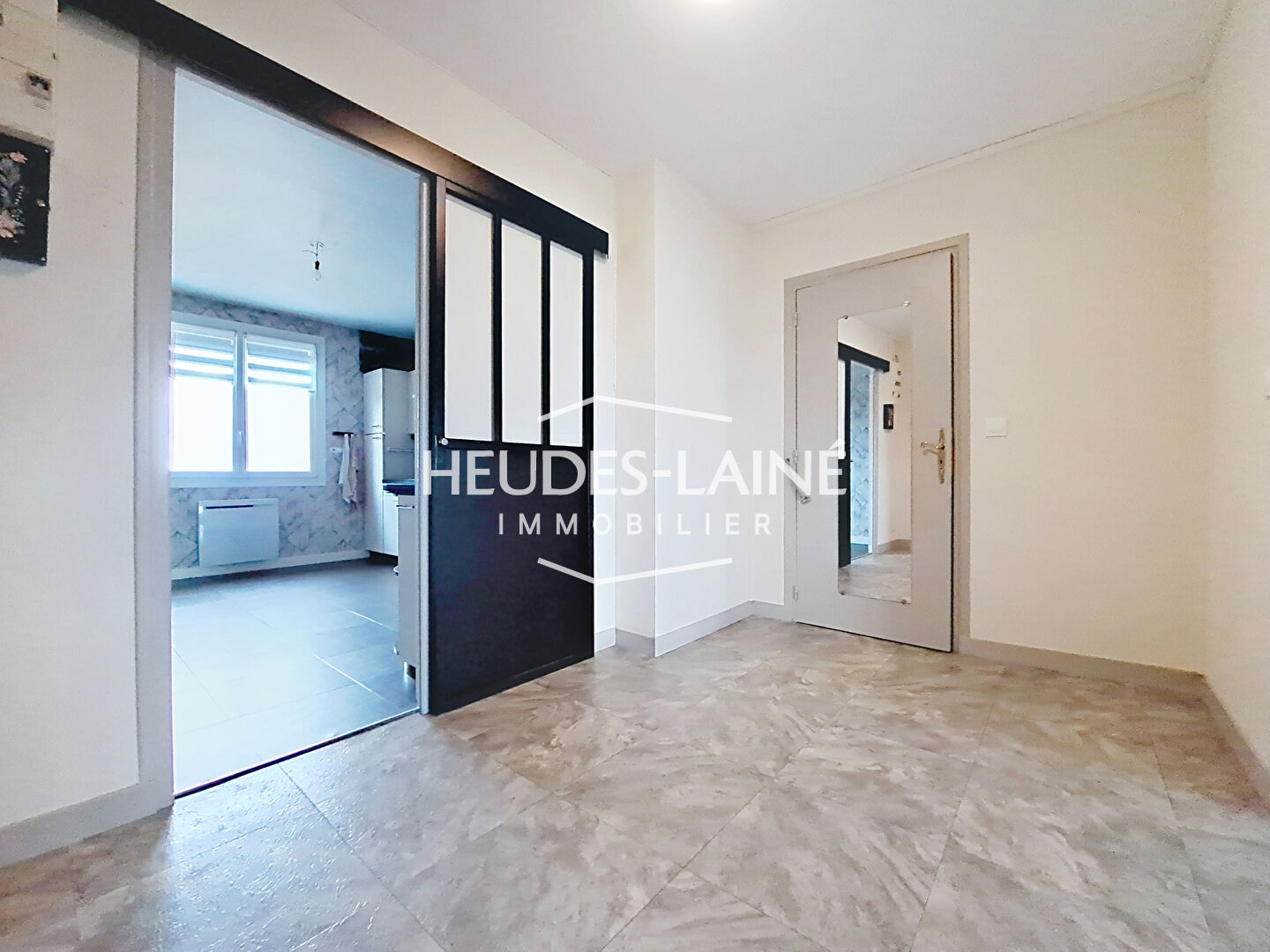 Photo 2 — HEUDES LAINE