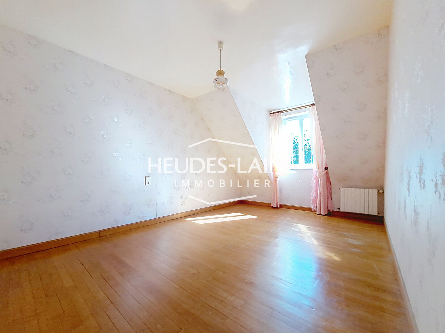 Photo 9 — HEUDES LAINE