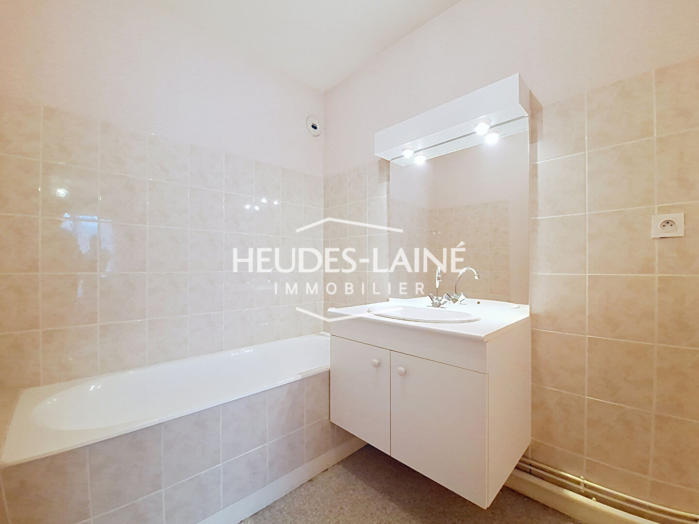 Photo 5 — HEUDES LAINE