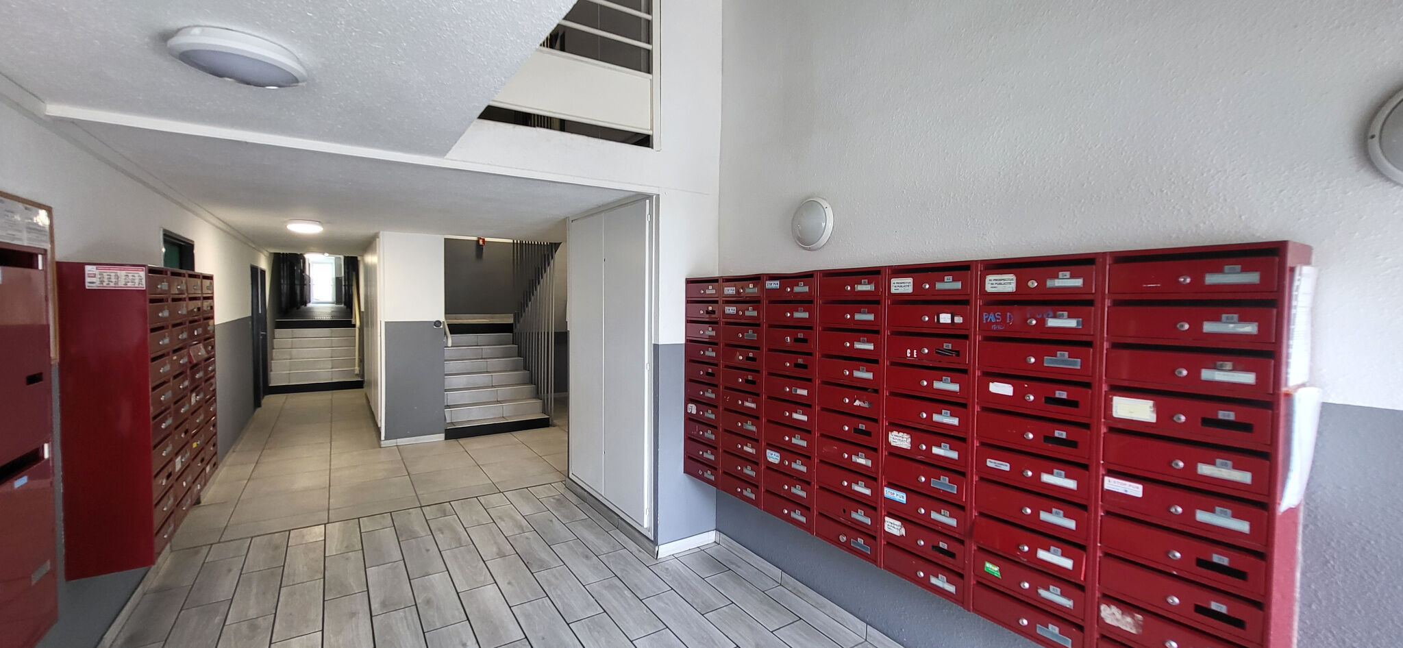Photo 2 — LA NOUVELLE AGENCE
