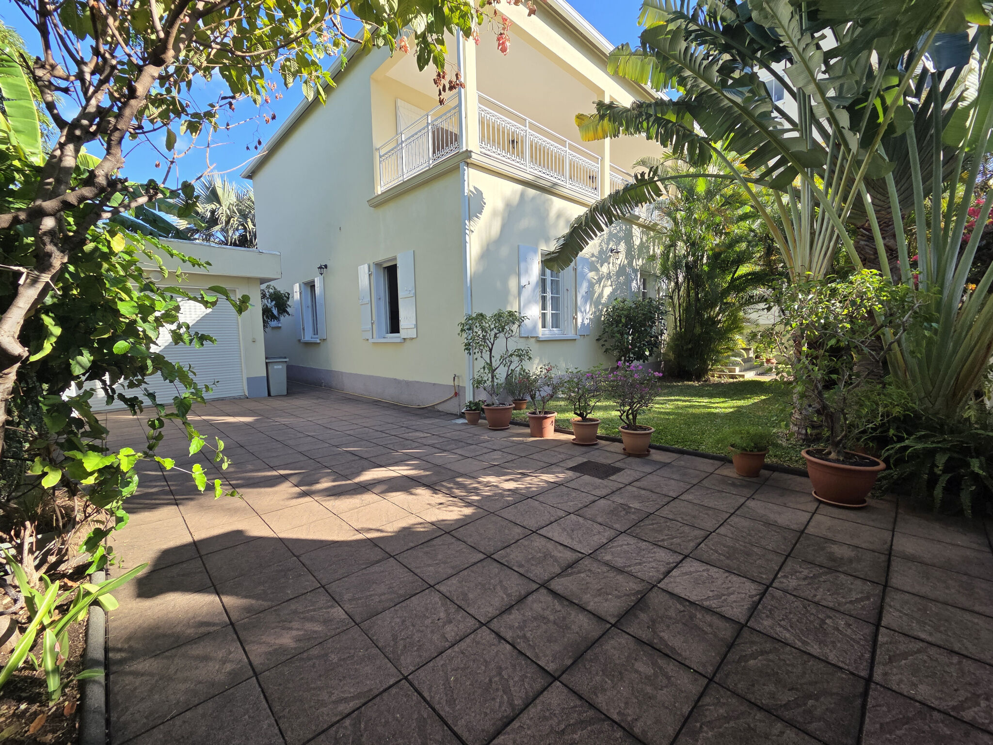 Photo 2 — LA NOUVELLE AGENCE