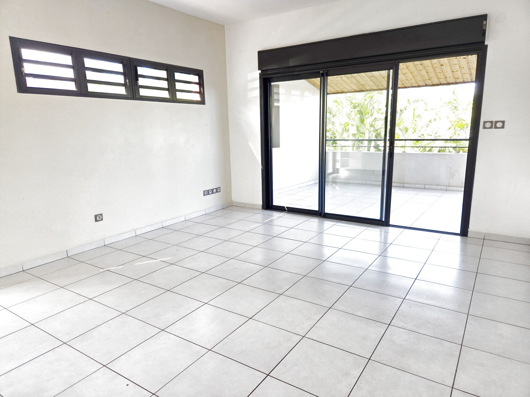 Photo 2 — LA NOUVELLE AGENCE