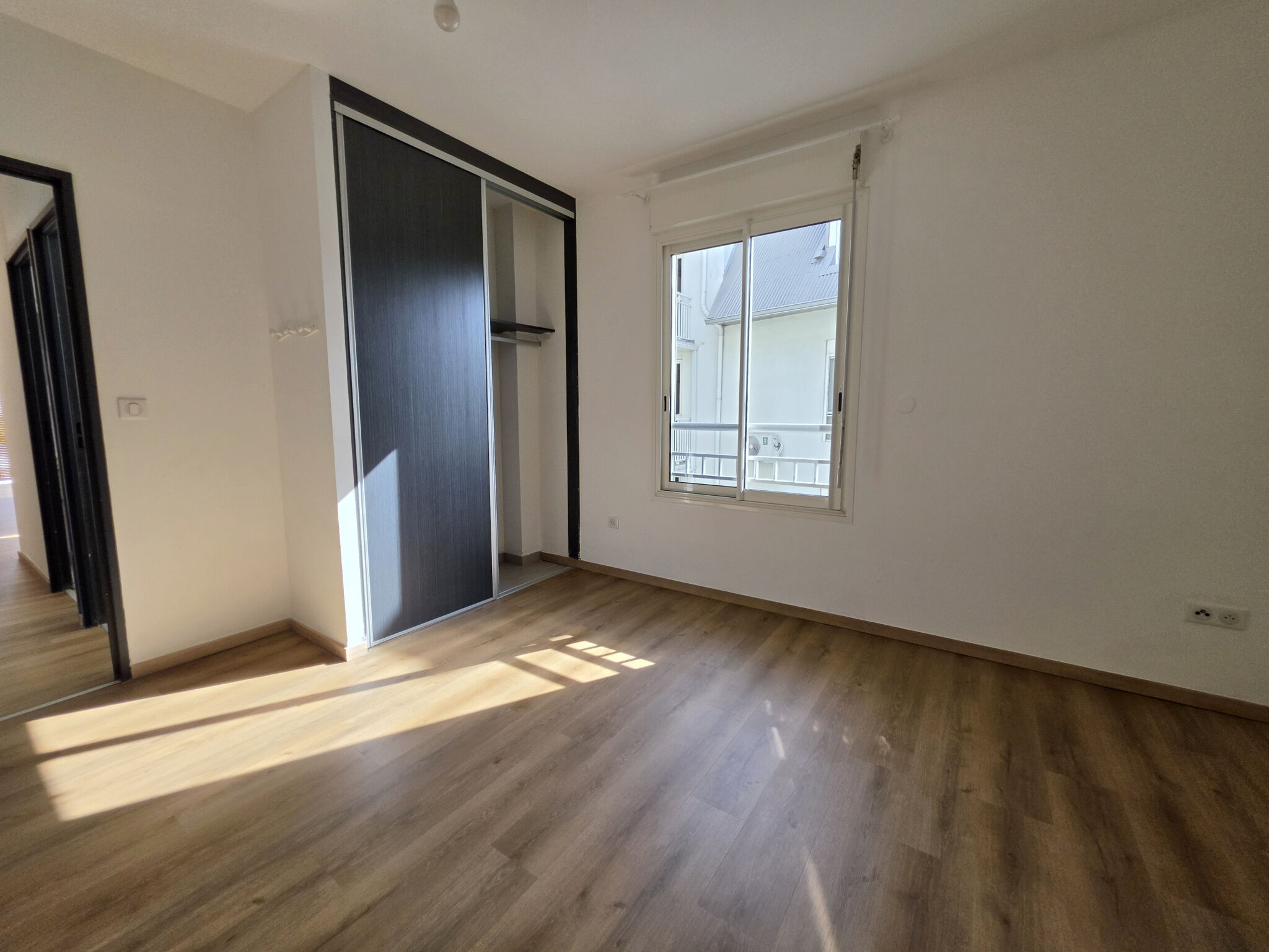 Photo 7 — LA NOUVELLE AGENCE