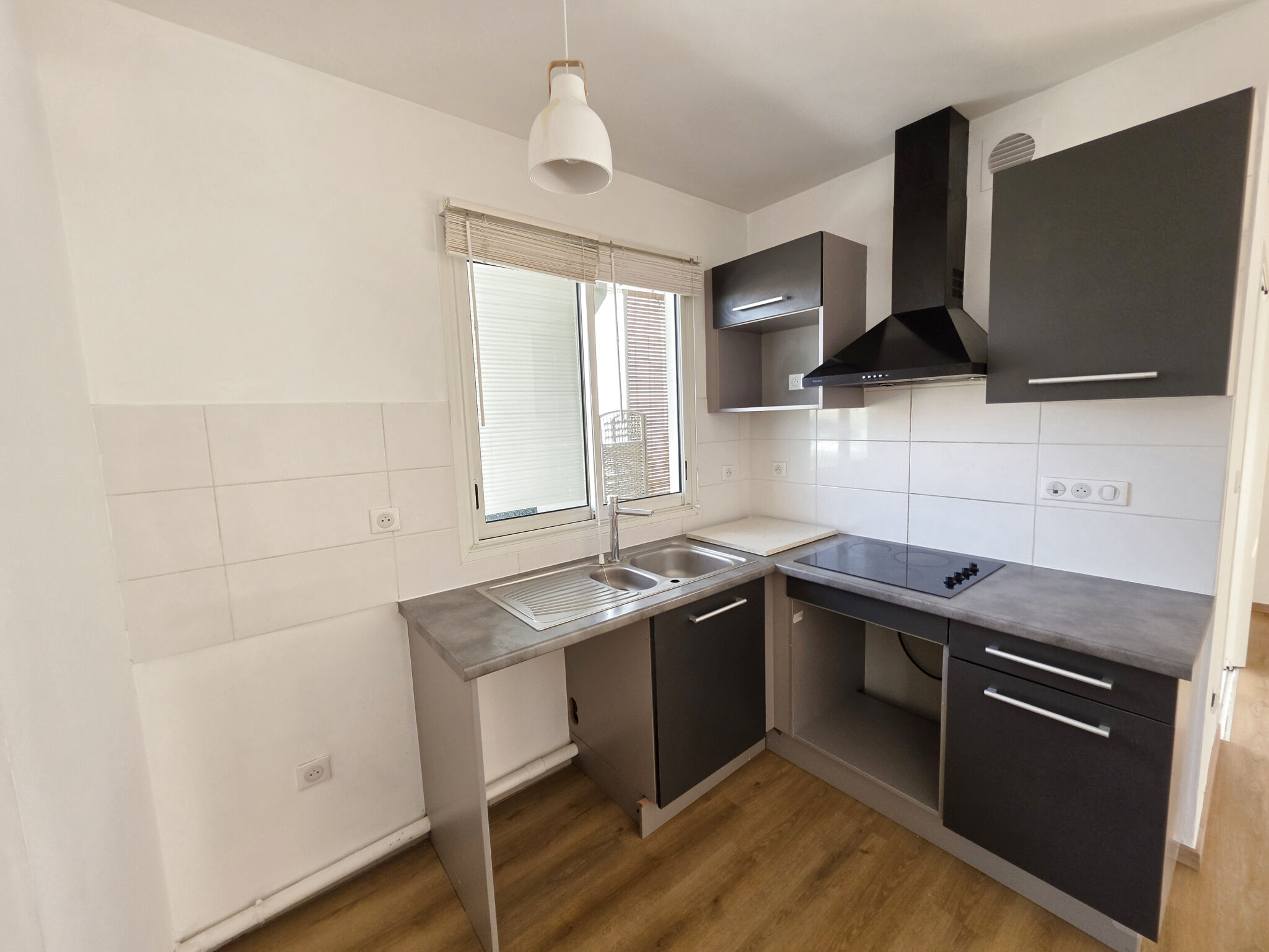 Photo 3 — LA NOUVELLE AGENCE