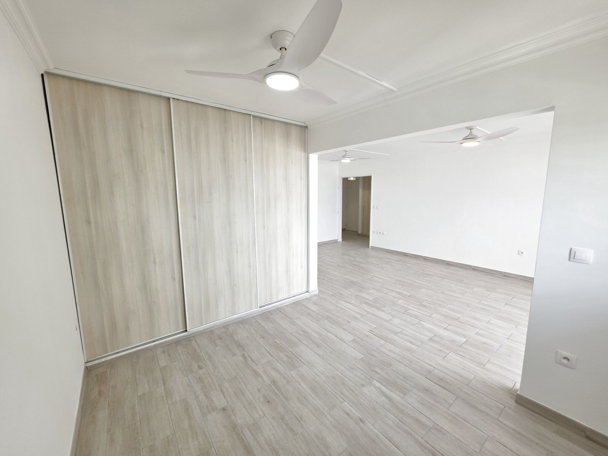 Photo 3 — LA NOUVELLE AGENCE