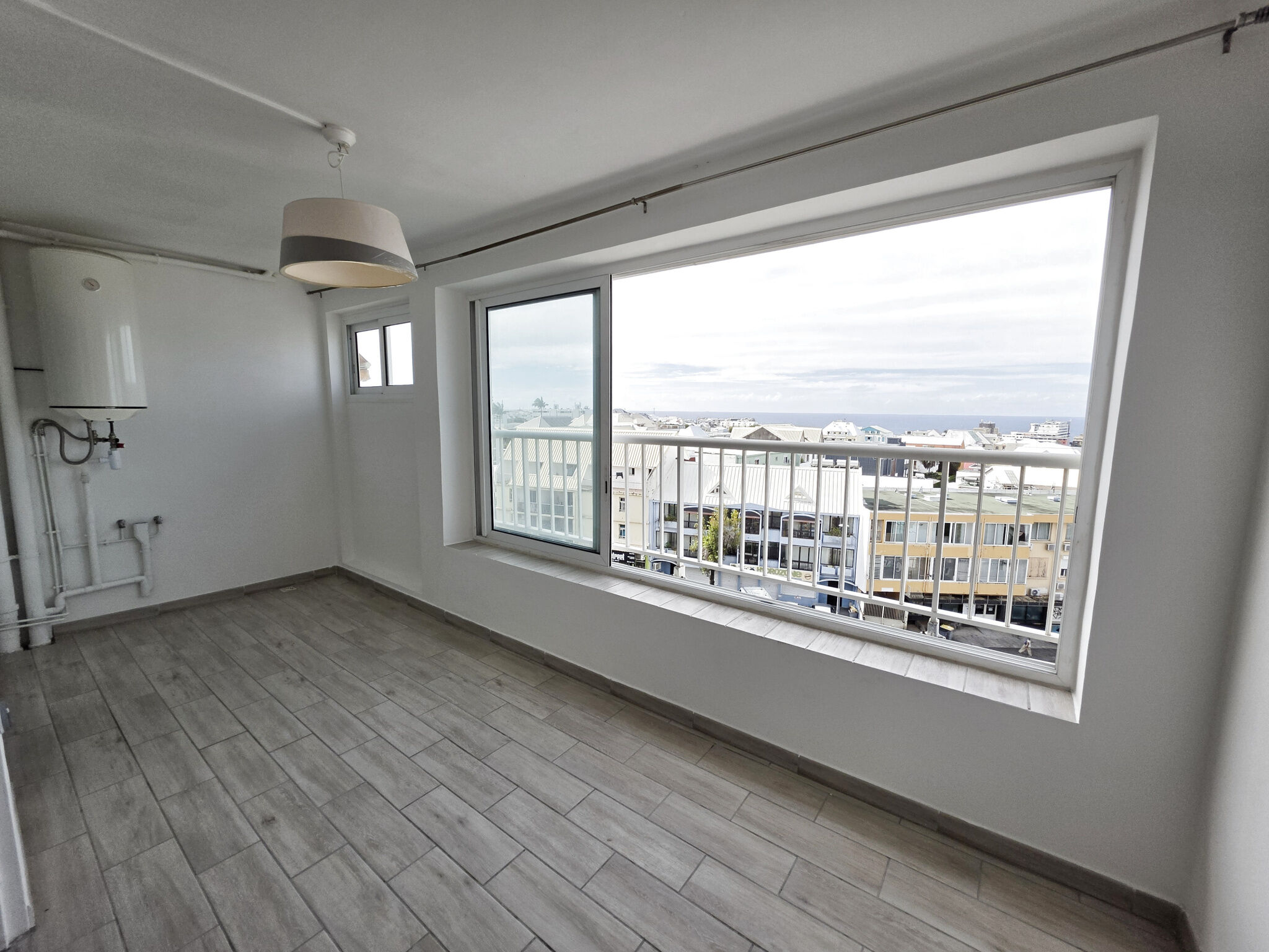 Photo 6 — LA NOUVELLE AGENCE