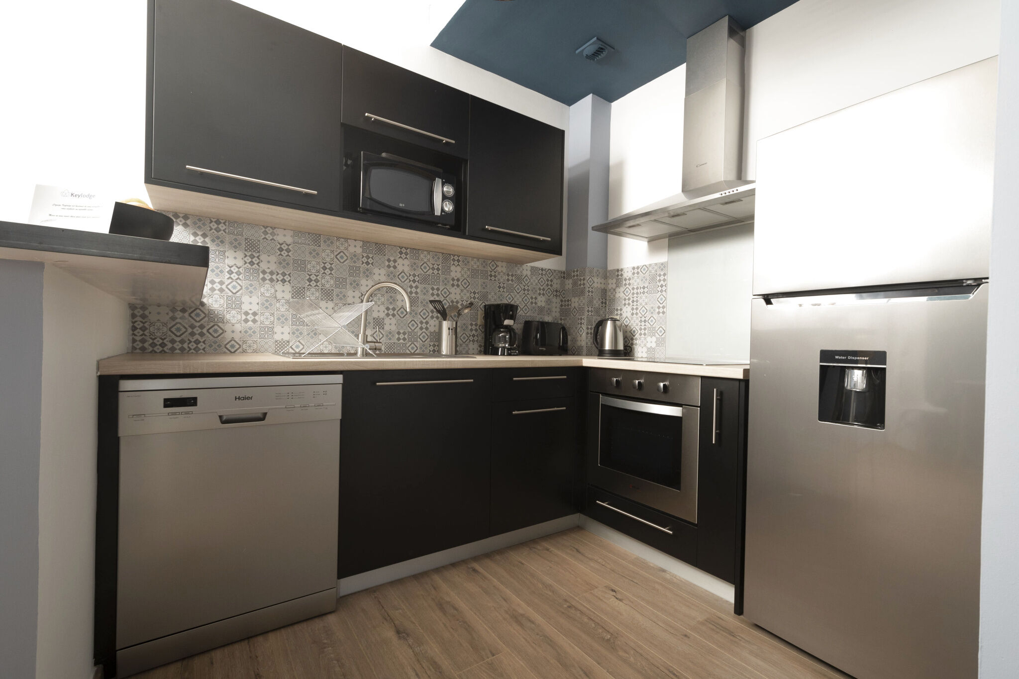 Photo 3 — LA NOUVELLE AGENCE