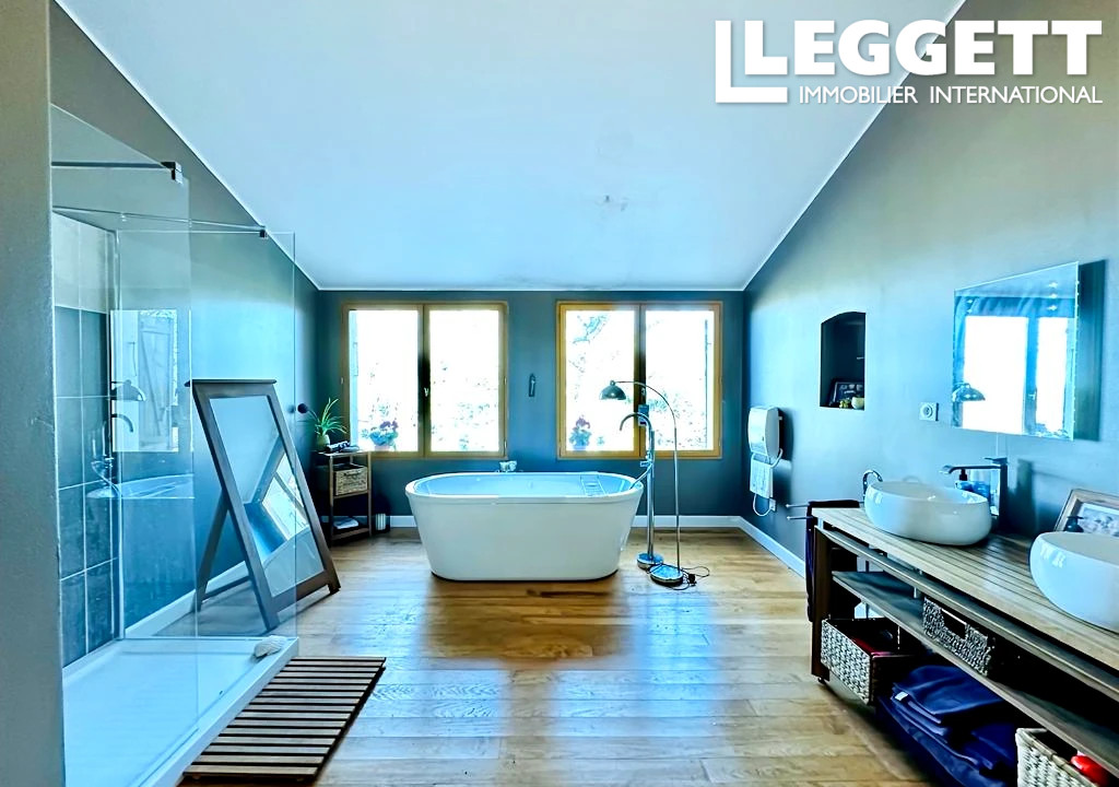 Photo 3 — LEGGETT IMMOBILIER