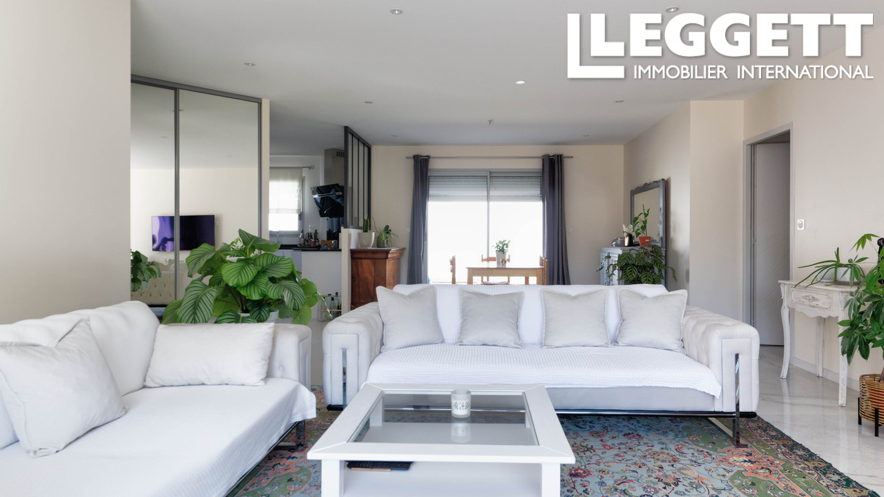 Photo 2 — LEGGETT IMMOBILIER