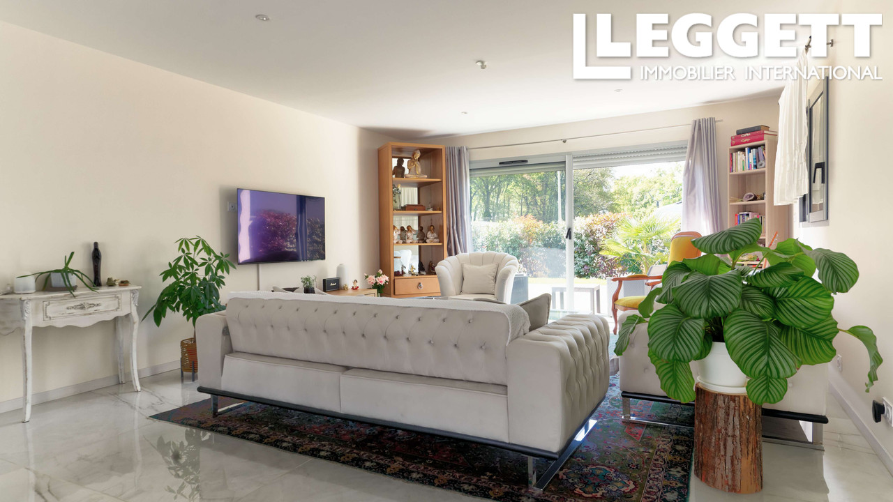 Photo 3 — LEGGETT IMMOBILIER