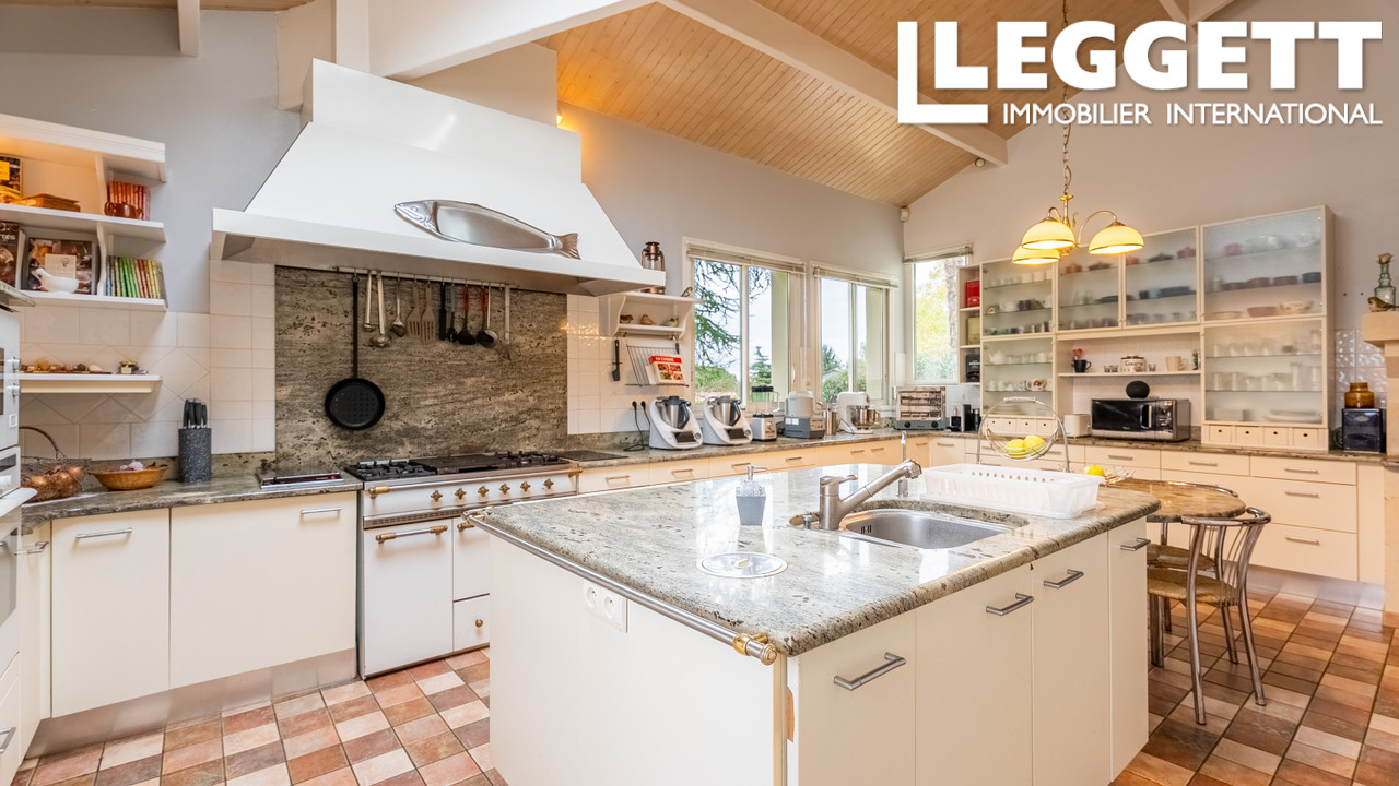 Photo 5 — LEGGETT IMMOBILIER