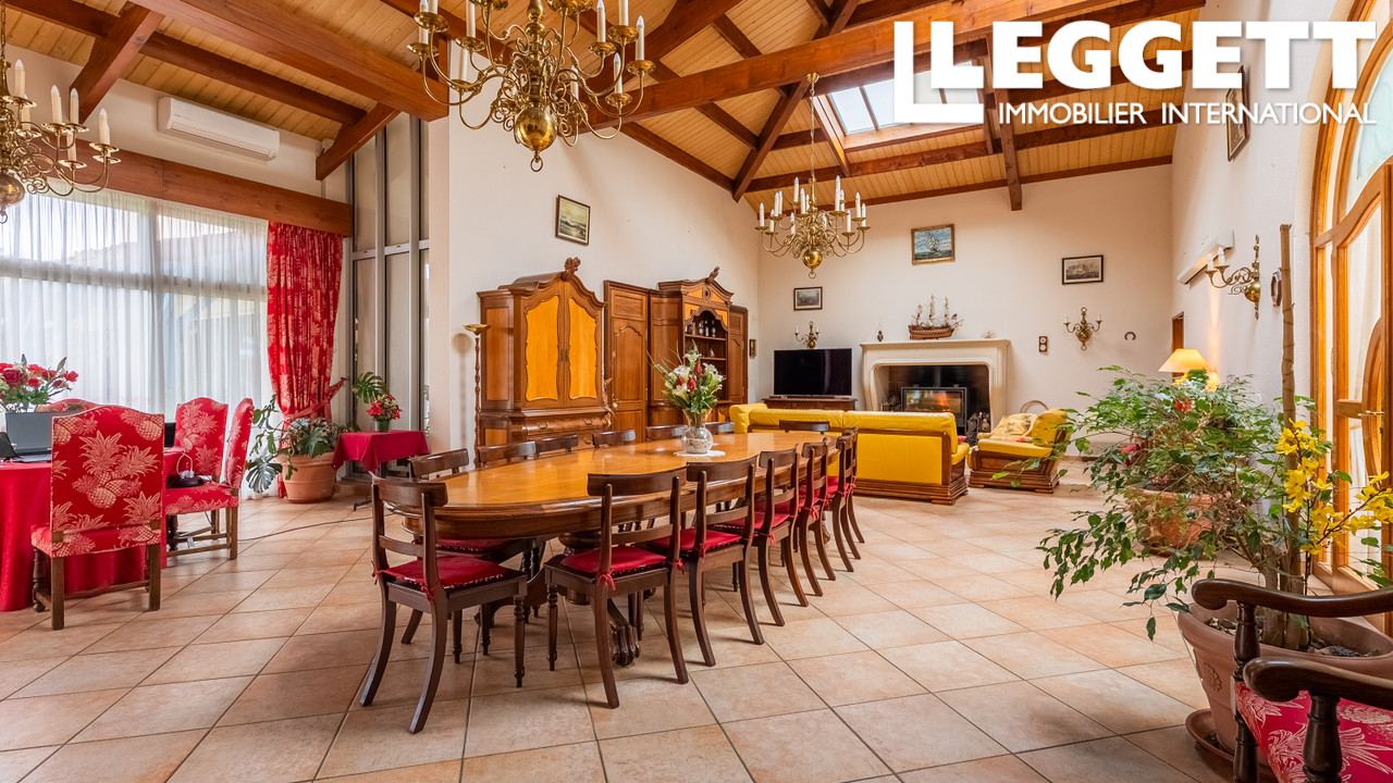 Photo 6 — LEGGETT IMMOBILIER