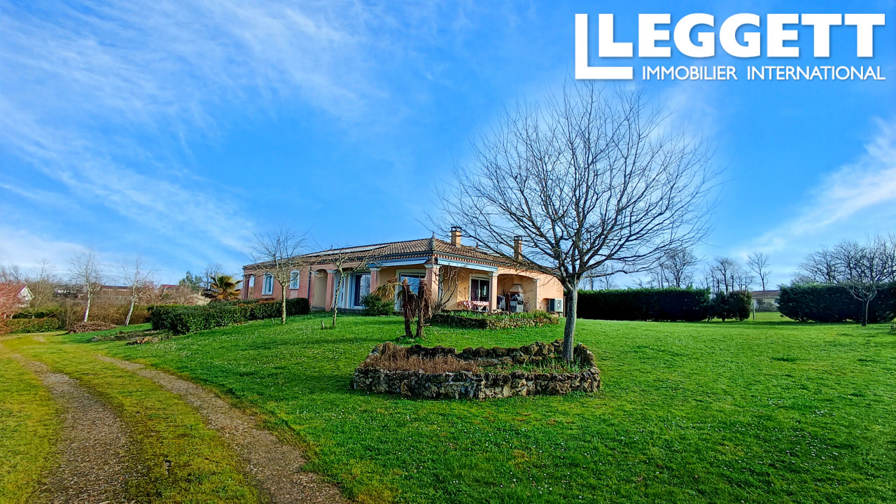Photo 2 — LEGGETT IMMOBILIER