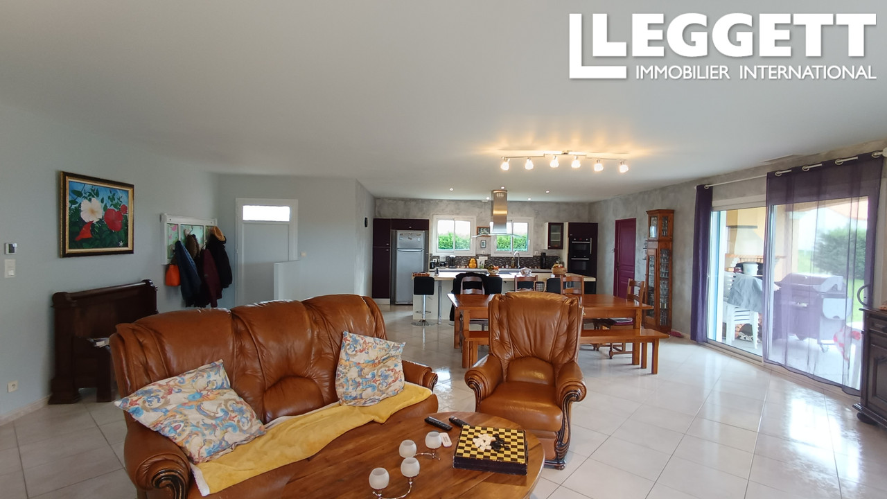 Photo 6 — LEGGETT IMMOBILIER