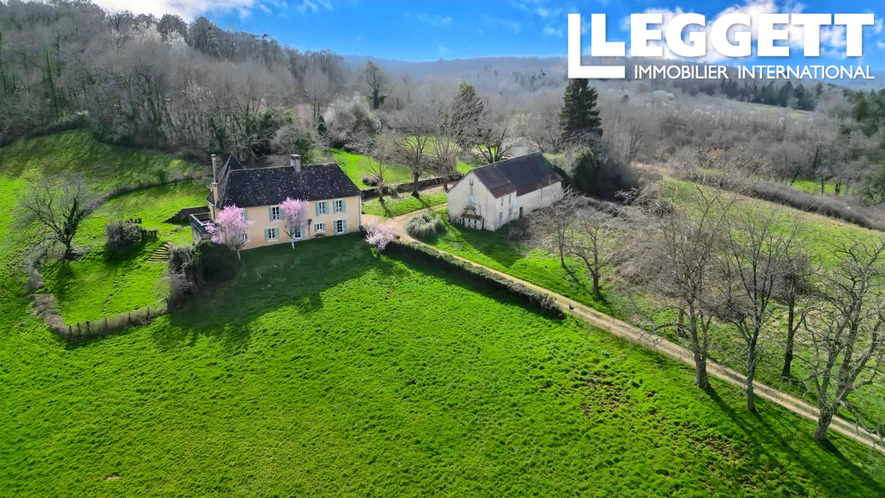 Photo 2 — LEGGETT IMMOBILIER
