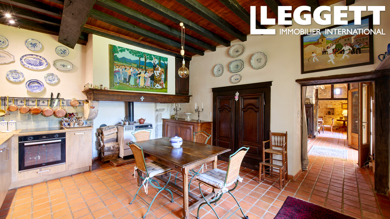 Photo 2 — LEGGETT IMMOBILIER